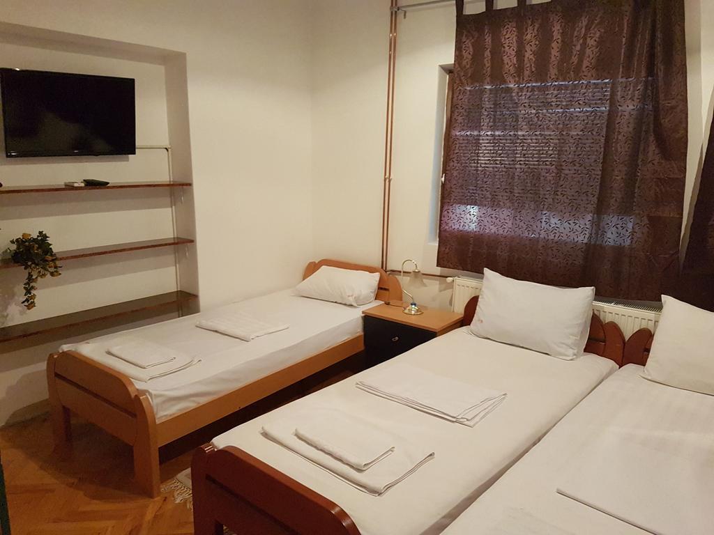 Ni Lira Inn מראה חיצוני תמונה