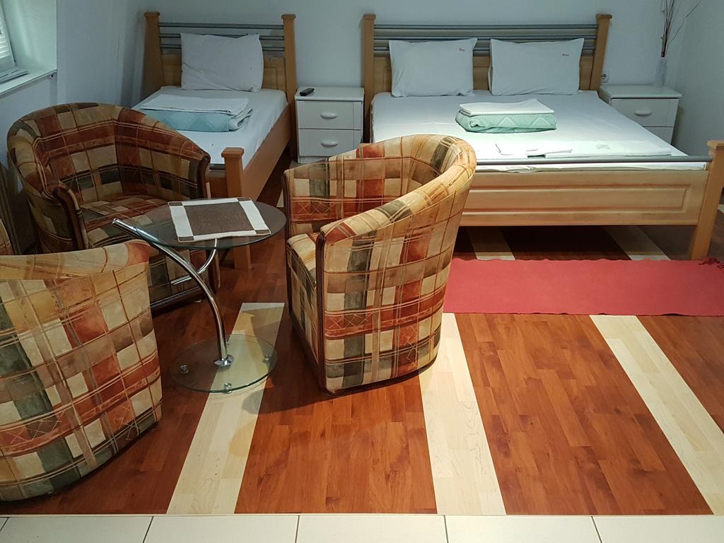 Ni Lira Inn מראה חיצוני תמונה