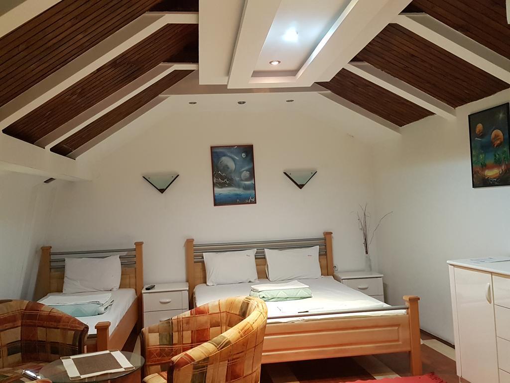 Ni Lira Inn מראה חיצוני תמונה