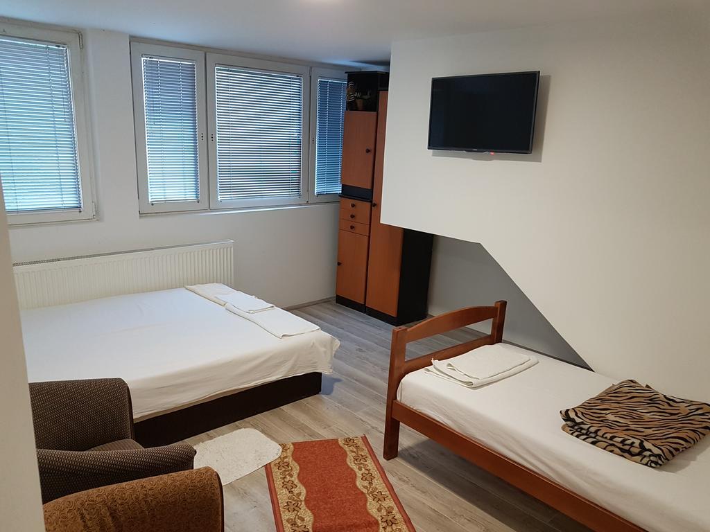 Ni Lira Inn מראה חיצוני תמונה