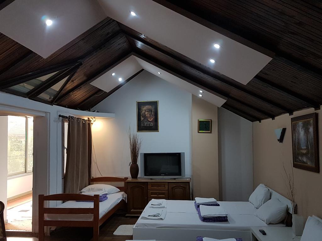 Ni Lira Inn מראה חיצוני תמונה