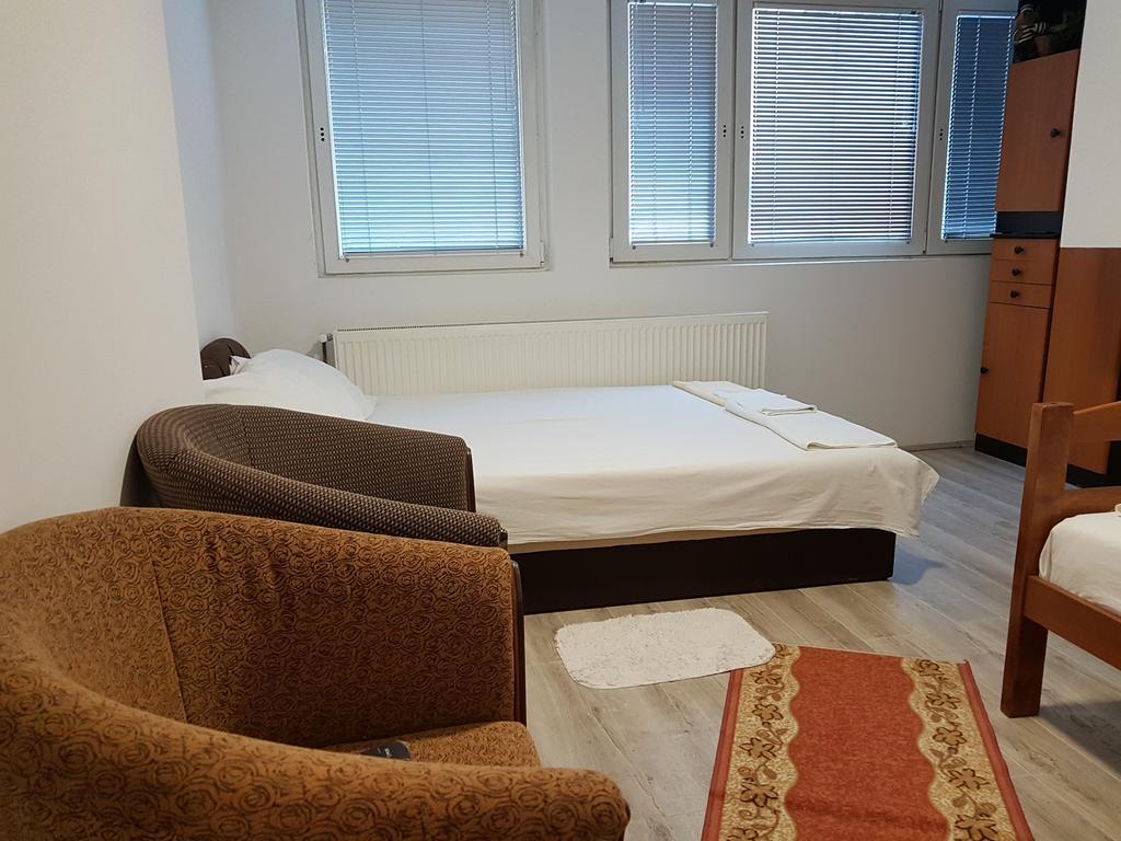 Ni Lira Inn מראה חיצוני תמונה
