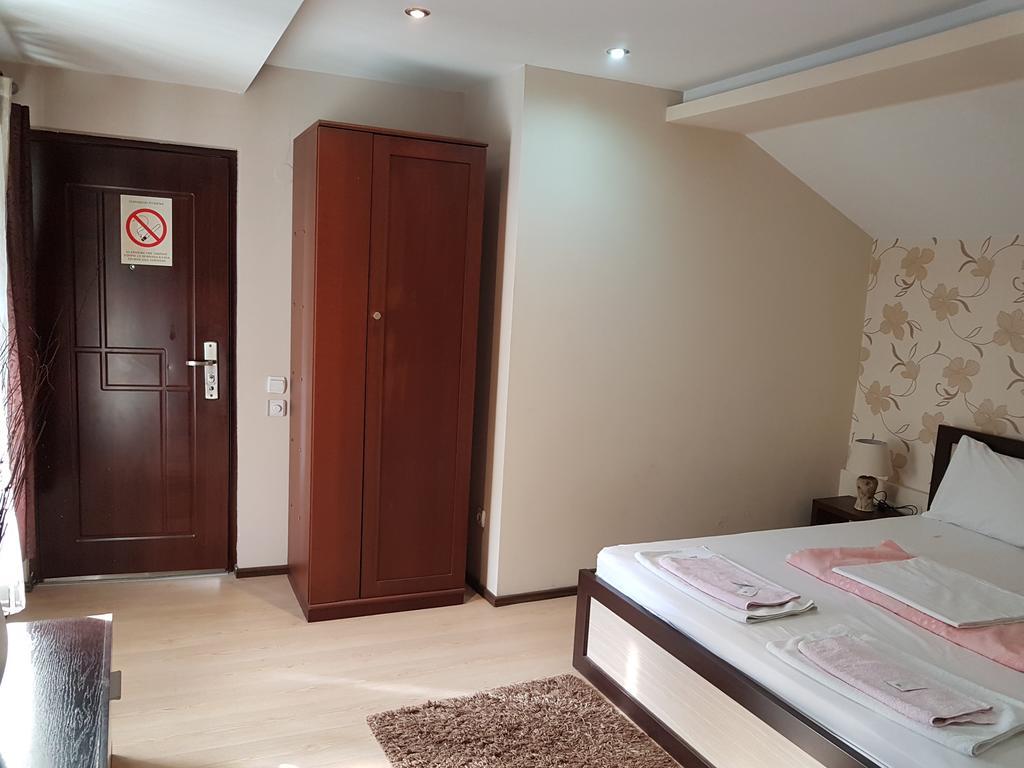 Ni Lira Inn מראה חיצוני תמונה