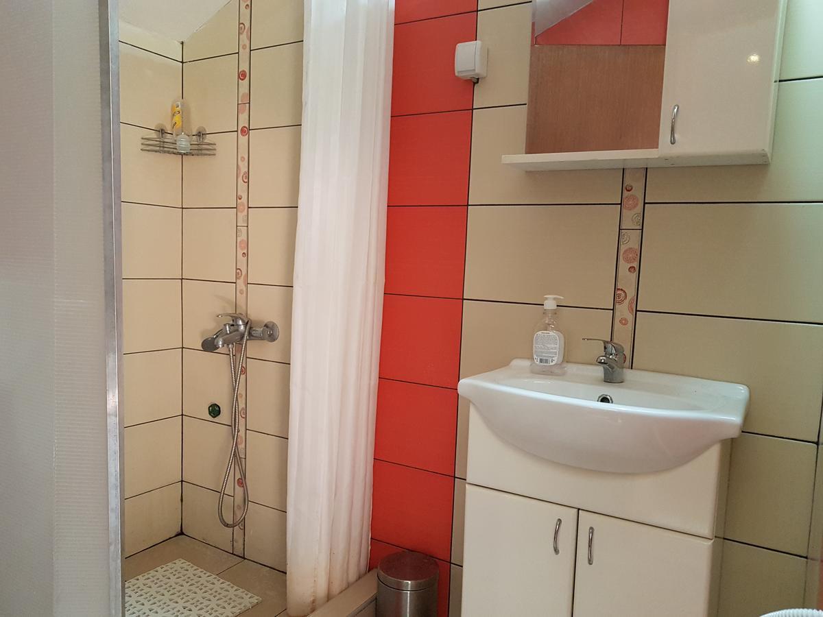 Ni Lira Inn מראה חיצוני תמונה