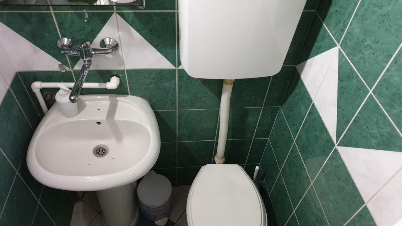 Ni Lira Inn מראה חיצוני תמונה
