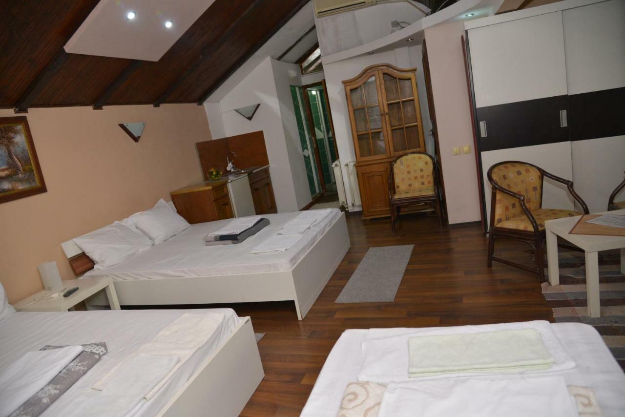 Ni Lira Inn מראה חיצוני תמונה